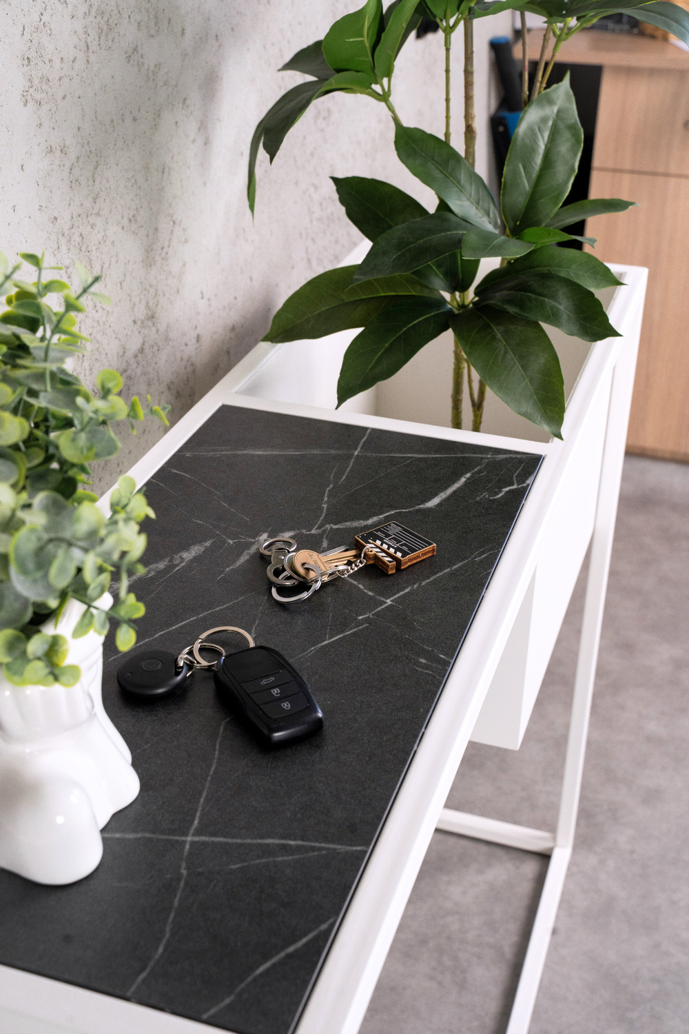 Konsola loftowa MIXO 100 × 30 Czarna 5.jpg
